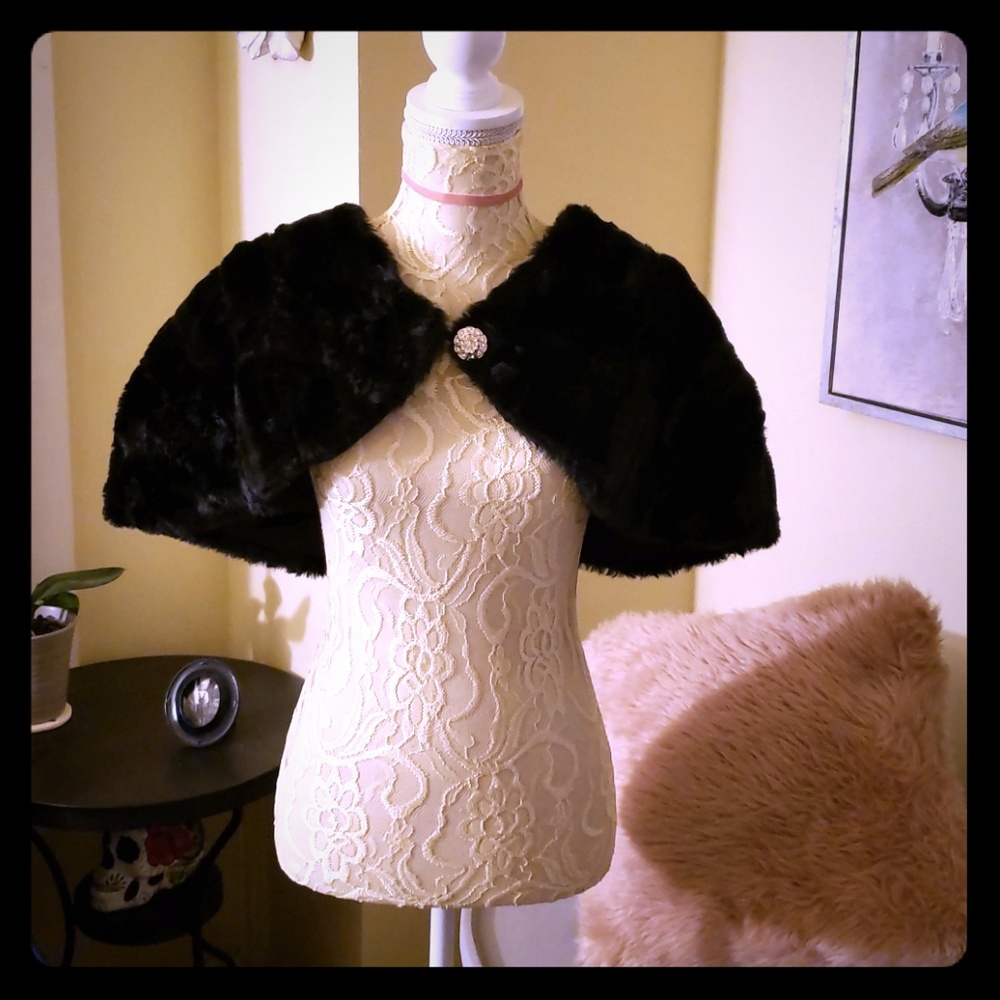 Faux Fur Shawl💖